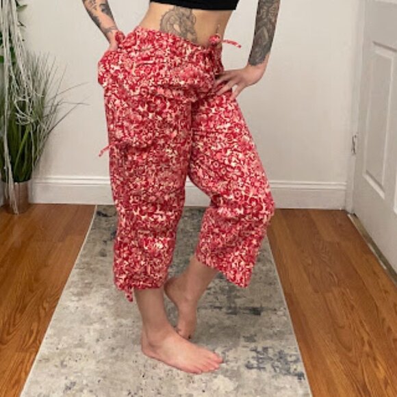 Marella Mid Rise Floral Crop Cargo Pants Tie-Waist Straight Leg Size 10 Red - Picture 11 of 12